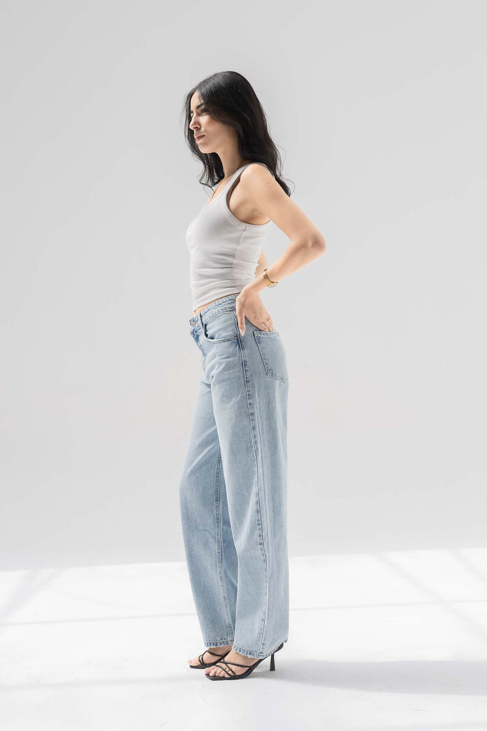 Light Blue Low-Rise Balloon Jeans with Frayed Hem