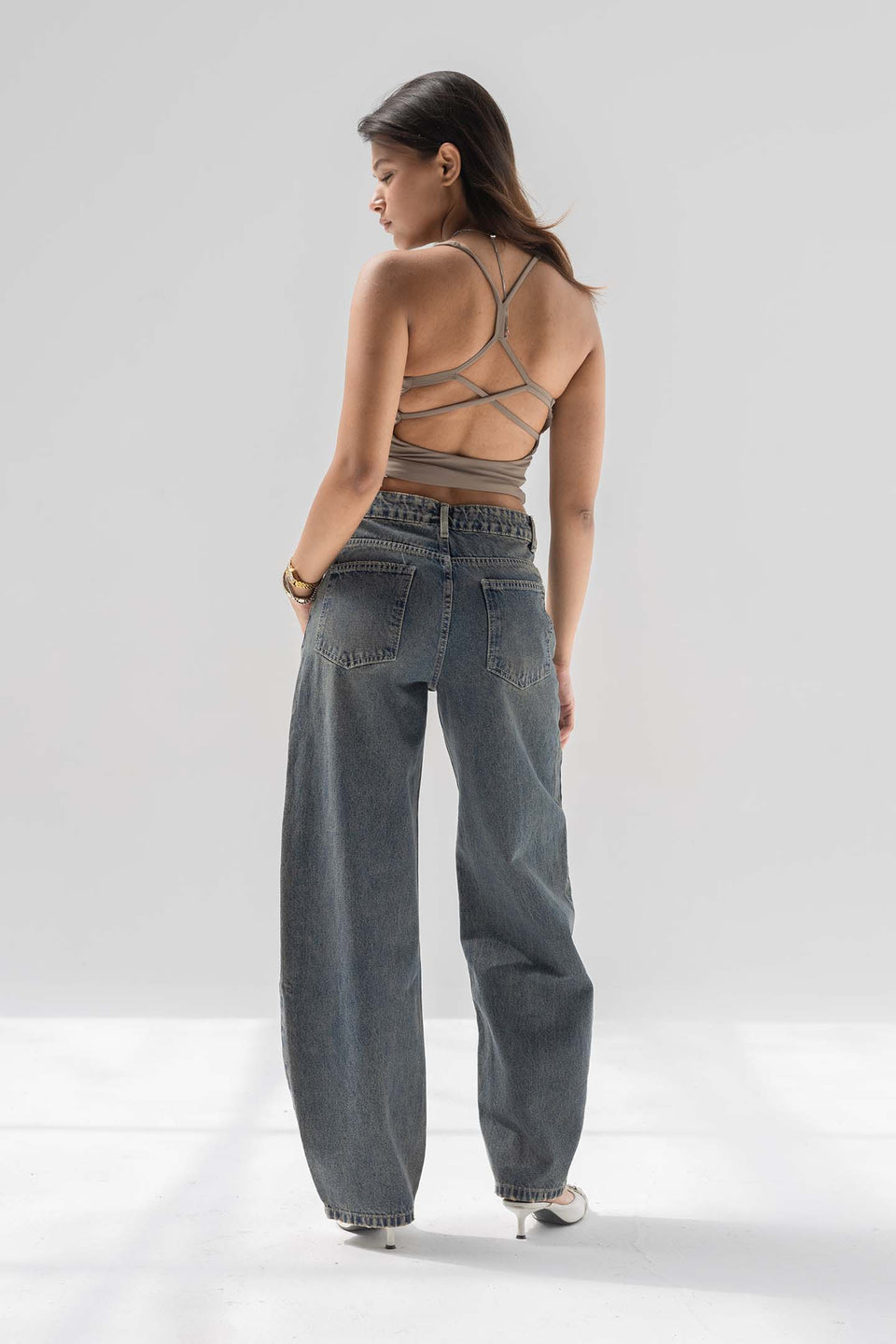 Vintage Blue Low-Rise Balloon Jeans with Frayed Hem