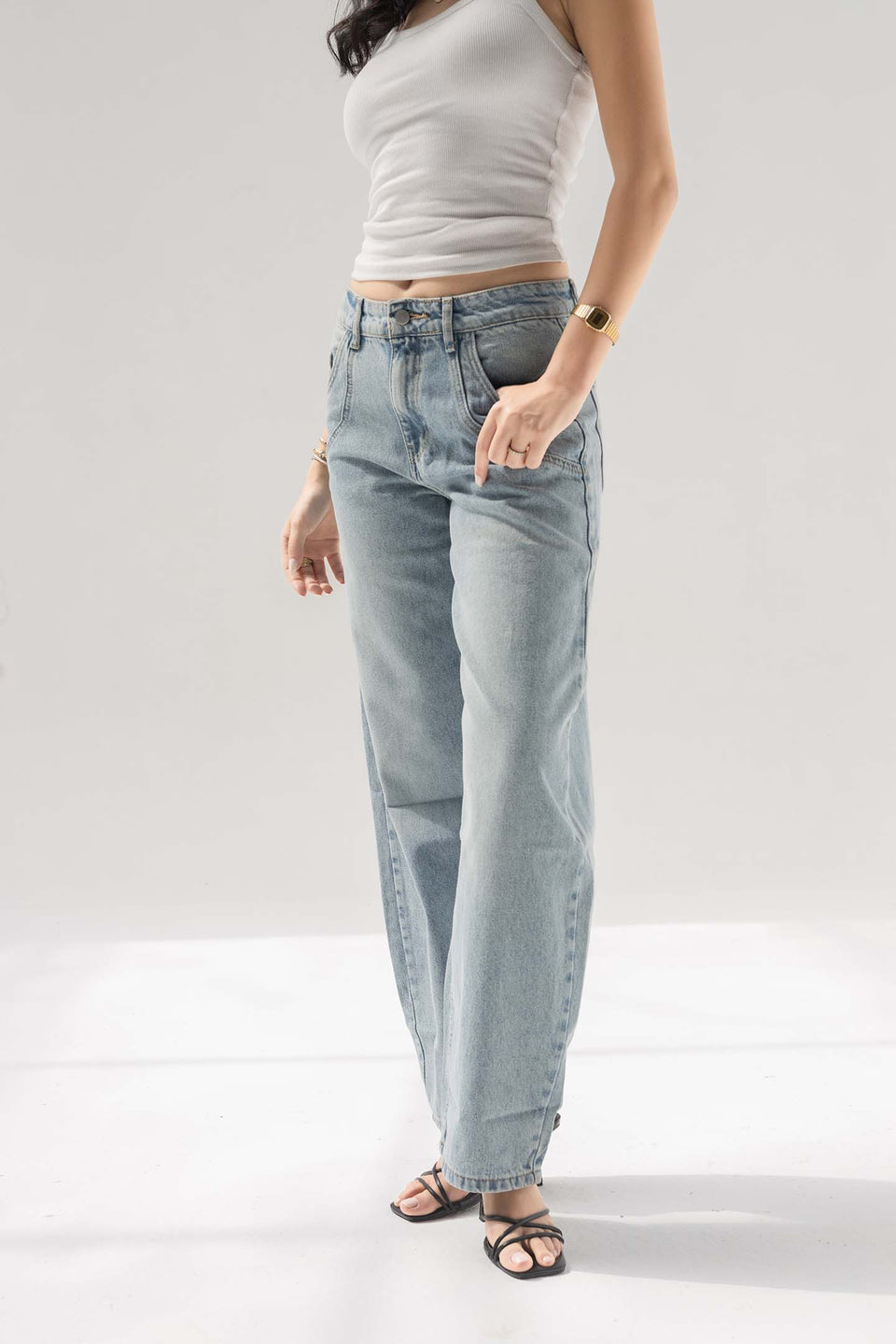 Light Blue Balloon-Leg Jeans with Seam Detail Pockets