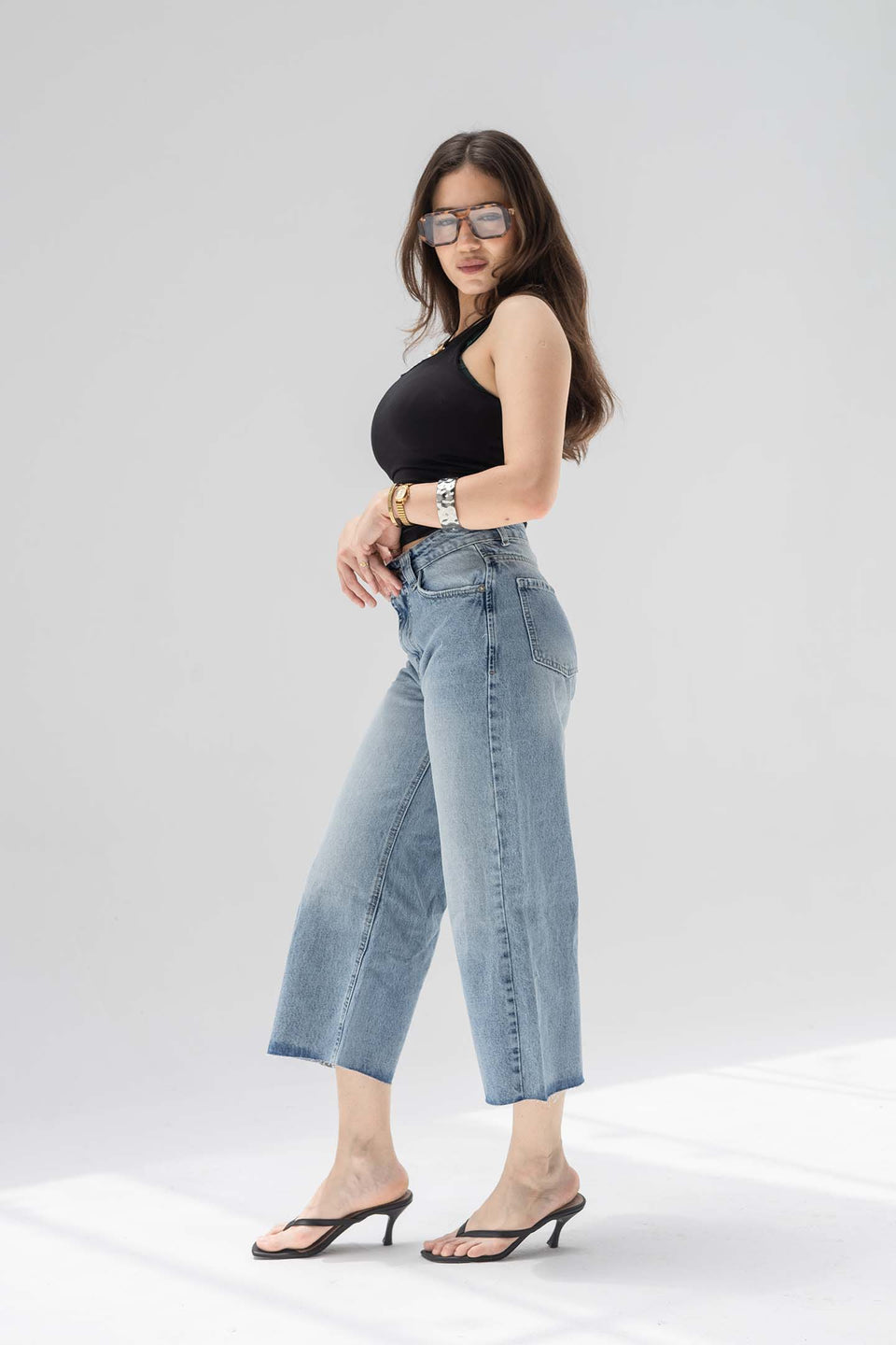 Light Blue Cropped Wide-Leg Jeans with Frayed Hem